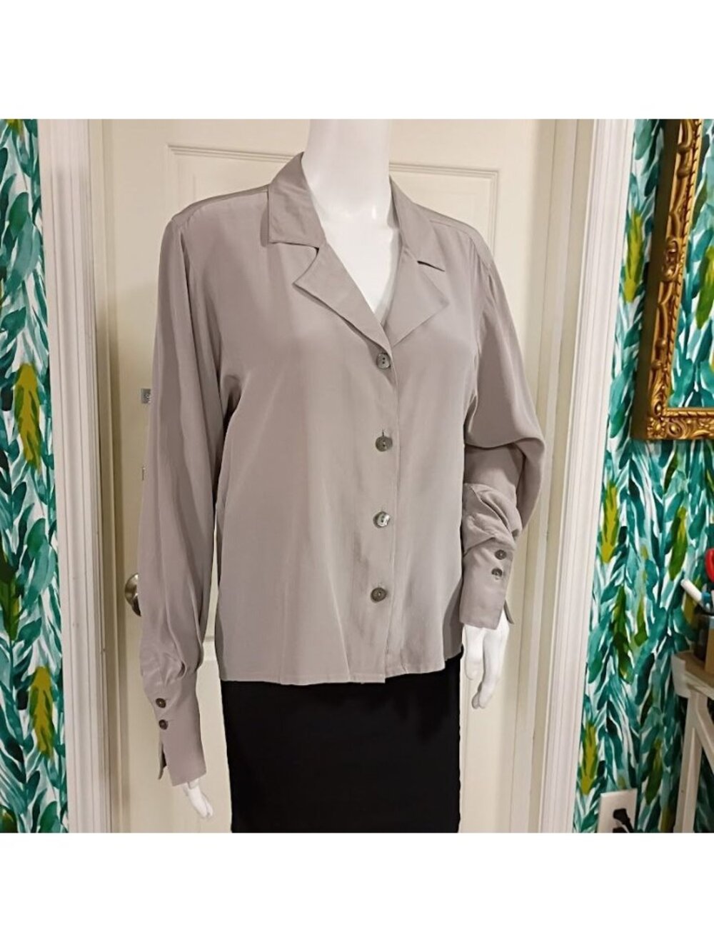 Jaeger Silk Button-Up Blouse Gray M Cropped  Vintage Pre-Owned - Picture 9 of 14